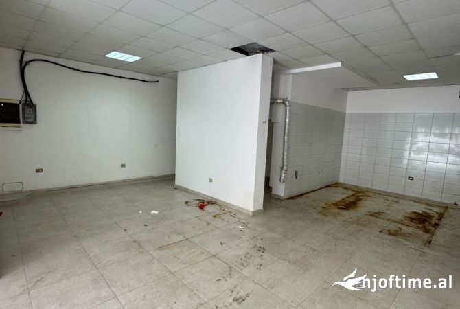 Ambient biznesi me qera 3+1 ne Tirane - 500 Euro