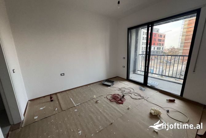 Shtepi ne shitje Apartament ne Tirane, 2+1, Mobilimi Pjeserisht e mobiluar, Pagesa 179,000  Euro.