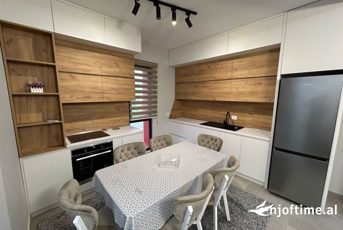 Shtepi me qera 2+1 ne Tirane - 800 Euro