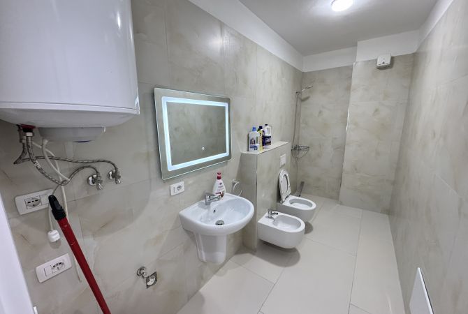 Shtepi me qera Apartament ne Tirane, 2+1, Mobilimi E mobiluar, Pagesa 1,000  Euro.