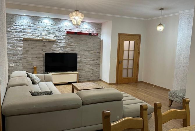 Shtepi me qera 2+1 ne Tirane - 600 Euro