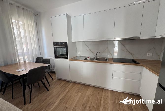 Shtepi me qera 2+1 ne Tirane - 55,000 Leke