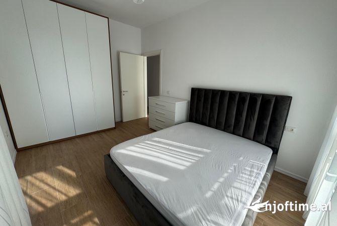 Shtepi me qera Apartament ne Tirane, 2+1, Mobilimi E mobiluar, Pagesa 55,000  Leke.