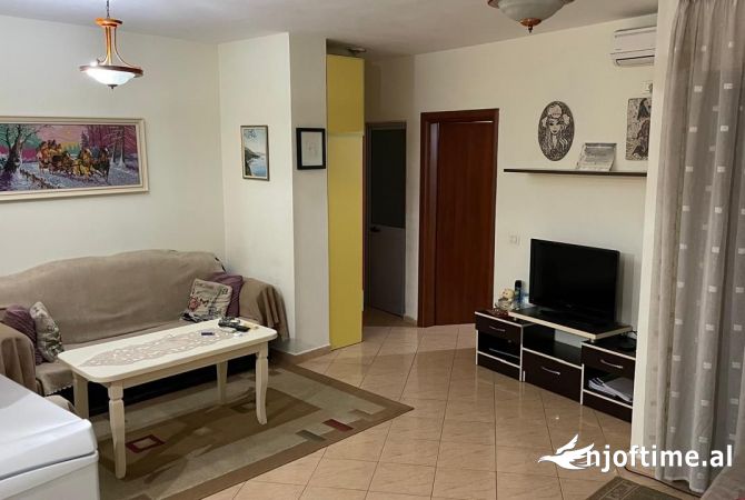 Shtepi me qera 1+1 ne Tirane - 32,000 Leke