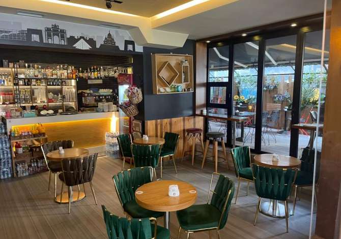 Shitet lokal Buz Lanes ngjitur me karburant Kastrati