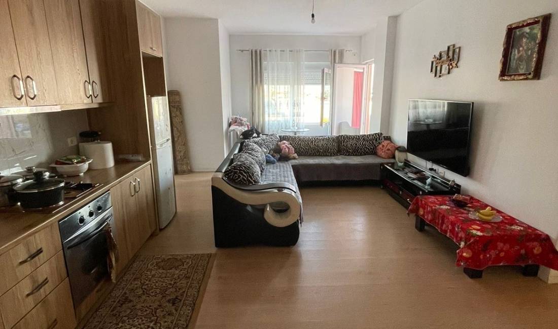 Shtepi ne shitje Apartament ne Tirane, 2+1, Mobilimi E mobiluar, Pagesa 87,000  Euro.