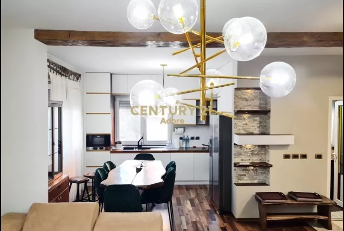 Shtepi ne shitje Duplex(shtepi me 2 kate) ne Tirane, 2+1, Mobilimi E mobiluar, Pagesa 185,000  Euro.