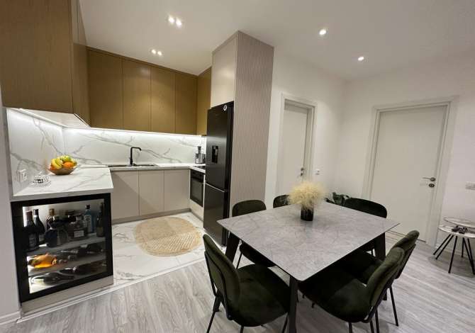 Shtepi me qera 2+1 ne Tirane - 800 Euro