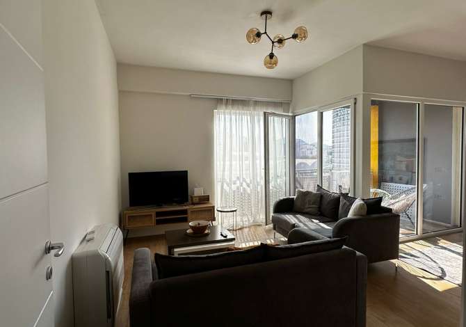 Shtepi me qera 2+1 ne Tirane - 1,400 Euro