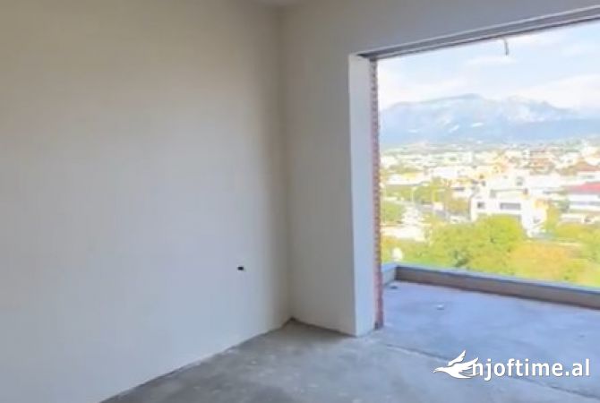 Shtepi ne shitje Apartament ne Tirane, 1+1, Mobilimi Bosh, pa mobiluar, Pagesa 57,500  Euro.