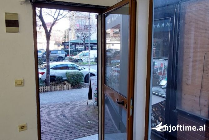 Ambient biznesi me qera 3+1 ne Tirane - 350 Euro