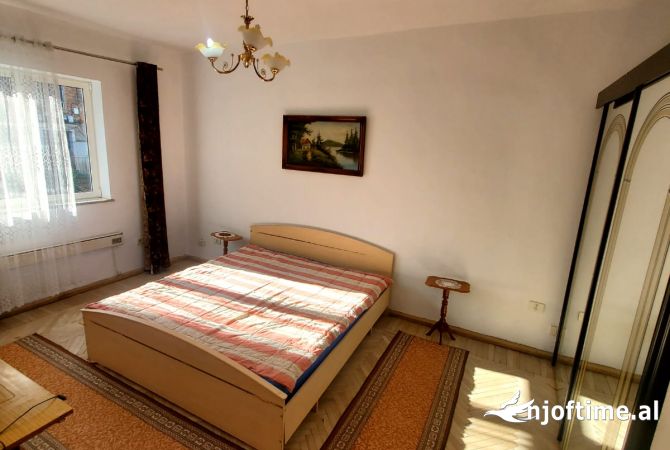 Shtepi me qera 2+1 ne Tirane - 50,000 Leke