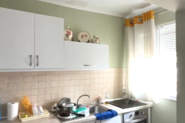 Shtepi ne shitje Apartament ne Tirane, 1+1, Mobilimi E mobiluar, Pagesa 117,000  Euro.