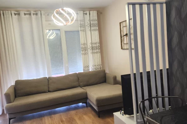 Shtepi me qera 2+1 ne Tirane - 60,000 Leke