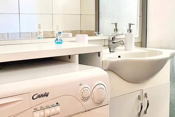 Shtepi me qera Apartament ne Tirane, 1+1, Mobilimi E mobiluar, Pagesa 65,000  Leke.