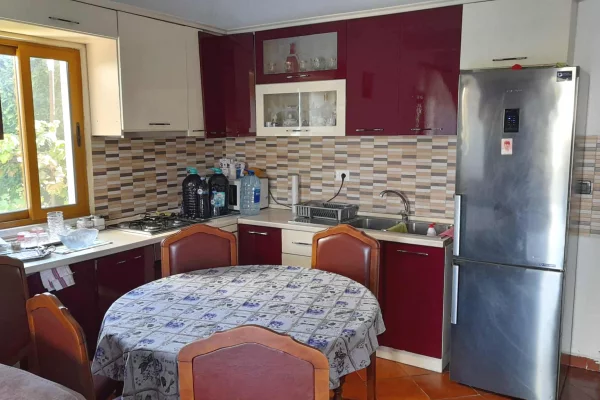 Shtepi me qera 3+1 ne Tirane - 45,000 Leke