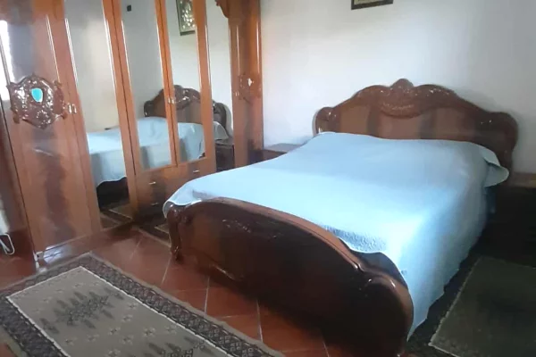 Shtepi me qera 3+1 ne Tirane - 45,000 Leke