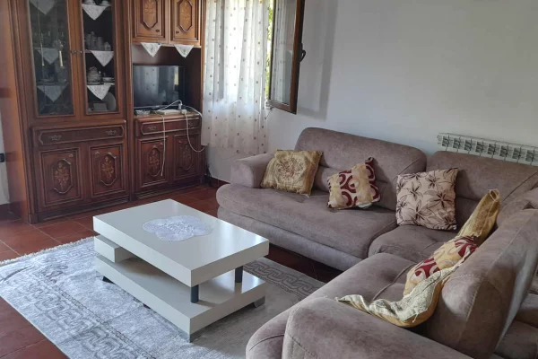 Shtepi me qera 3+1 ne Tirane - 45,000 Leke