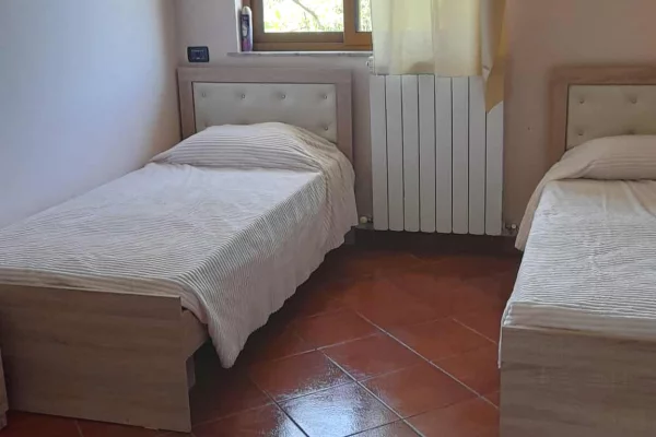 Shtepi me qera Shtepi Private ne Tirane, 3+1, Mobilimi E mobiluar, Pagesa 45,000  Leke.