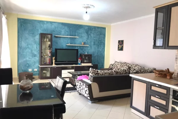 Shtepi me qera 2+1 ne Tirane - 420 Euro