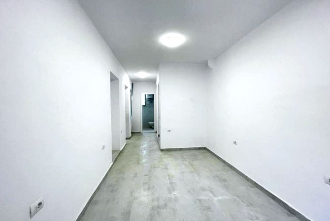 Ambiente Commerciale in Vendita 1+1 a Tirana - 310,500 Euro