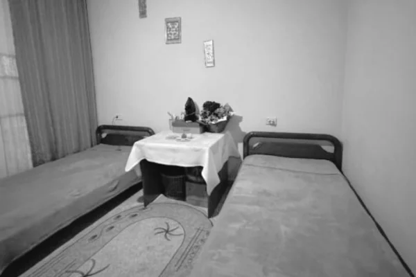 Shtepi me qera Apartament ne Tirane, 2+1, Mobilimi Pjeserisht e mobiluar, Pagesa 500  Euro.