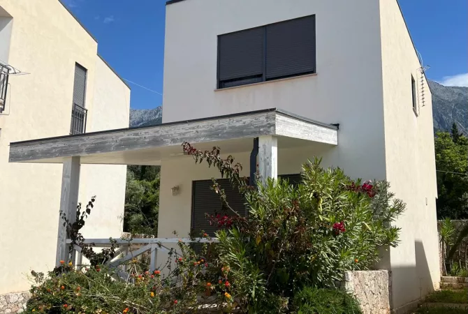 Shtepi ne shitje 2+1 ne Vlore - 695,000 Euro