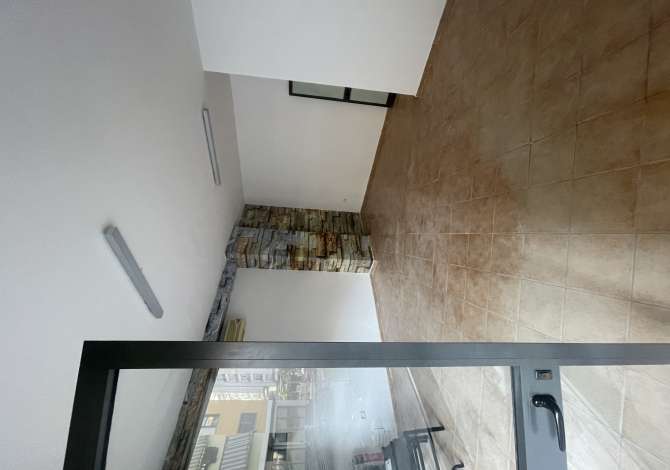 Shitet ambient biznesi 36 m2 Eleonora Komune Parisi