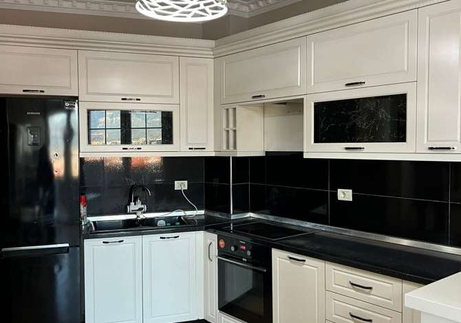 Shtepi ne shitje Apartament ne Tirane, 2+1, Mobilimi E mobiluar, Pagesa 162,000  Euro.