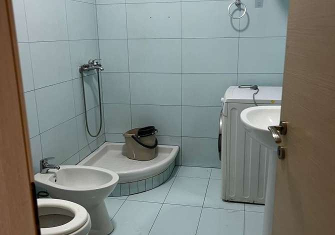 Shtepi ne shitje Apartament ne Tirane, 2+1, Mobilimi E mobiluar, Pagesa 162,000  Euro.