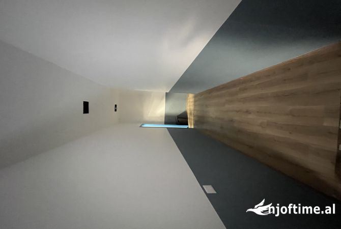 Ambient biznesi me qera 4+1 ne Tirane - 1,200 Euro