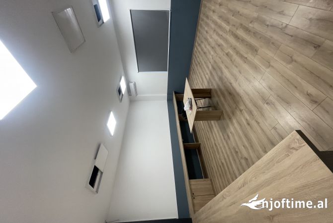 Ambient biznesi me qera 4+1 ne Tirane - 1,200 Euro