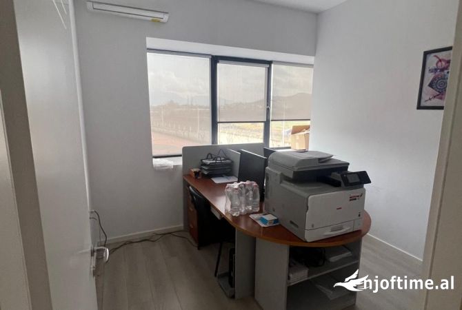 Ambient biznesi me qera 4+1 ne Tirane - 3,000 Euro