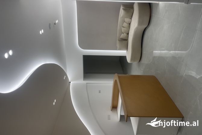 Ambient biznesi me qera 3+1 ne Tirane - 2,000 Euro