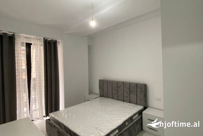 Shtepi me qera Apartament ne Tirane, 2+1, Mobilimi E mobiluar, Pagesa 500  Euro.
