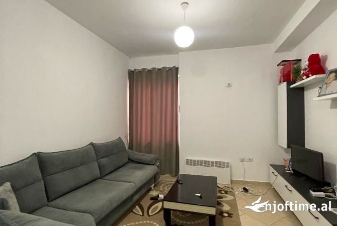 Shtepi ne shitje Apartament ne Tirane, 1+1, Mobilimi E mobiluar, Pagesa 95,000  Euro.