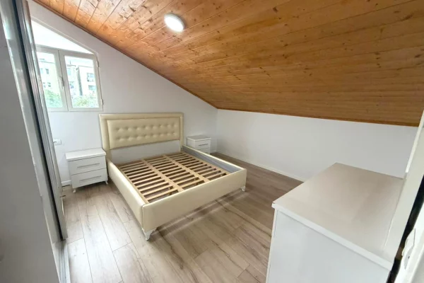 Shtepi me qera 2+1 ne Tirane - 400 Euro