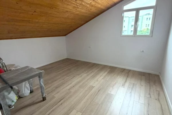 Shtepi me qera 2+1 ne Tirane - 400 Euro