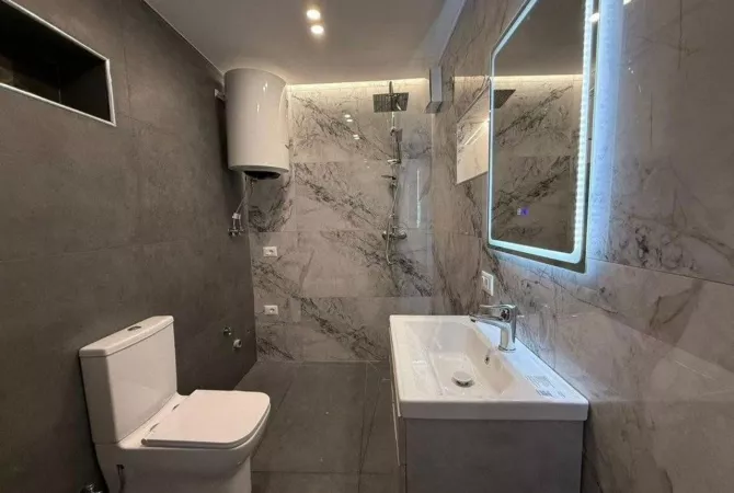 Apartment for rent in Tirana 2+1, Emty