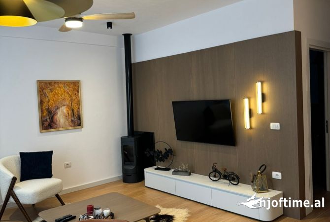Shtepi ne shitje Apartament ne Pogradec, 1+1, Mobilimi E mobiluar, Pagesa 94,000  Euro.