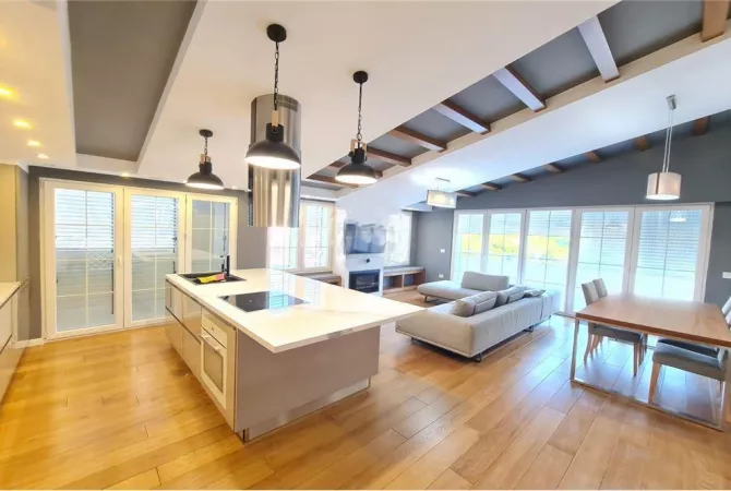 Shtepi me qera 3+1 ne Tirane - 2,200 Euro
