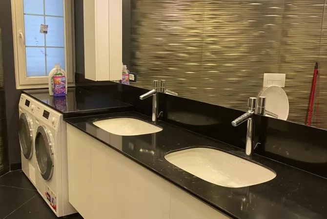 Shtepi me qera Apartament ne Tirane, 3+1, Mobilimi Bosh, pa mobiluar, Pagesa 2,200  Euro.