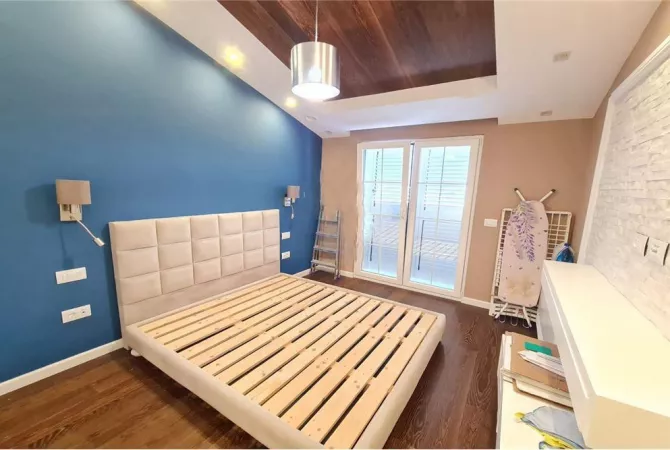 Shtepi me qera Apartament ne Tirane, 3+1, Mobilimi Bosh, pa mobiluar, Pagesa 2,200  Euro.