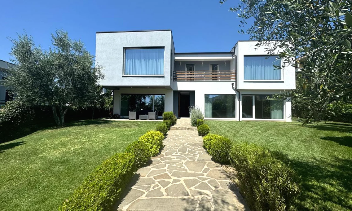 Luxury villas for rent in Tirana 3+1, Furnished