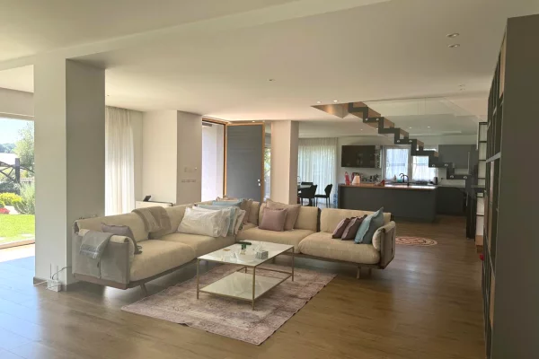 Luxury villas for rent in Tirana 3+1, Furnished