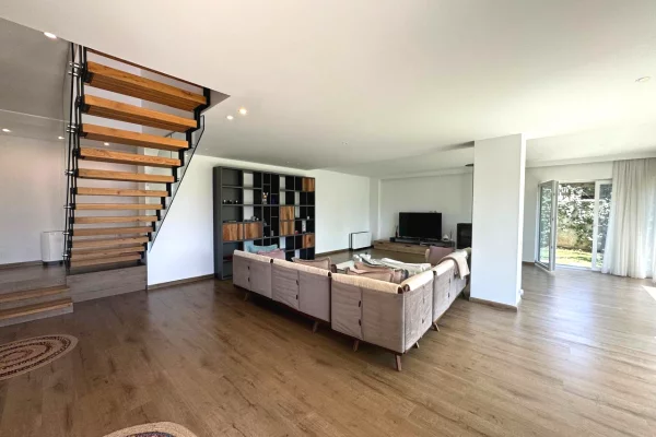 Luxury villas for rent in Tirana 3+1, Furnished