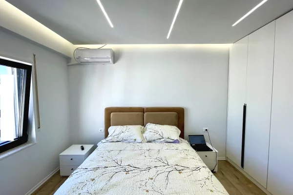 Shtepi ne shitje Apartament ne Tirane, 1+1, Mobilimi E mobiluar, Pagesa 160,000  Euro.