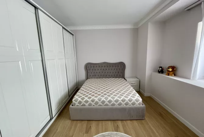 Shtepi me qera Apartament ne Tirane, 2+1, Mobilimi E mobiluar, Pagesa 1,000  Euro.