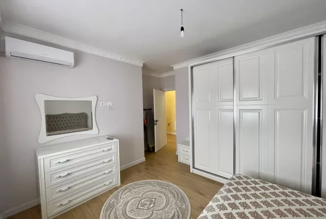 Shtepi me qera Apartament ne Tirane, 2+1, Mobilimi E mobiluar, Pagesa 1,000  Euro.
