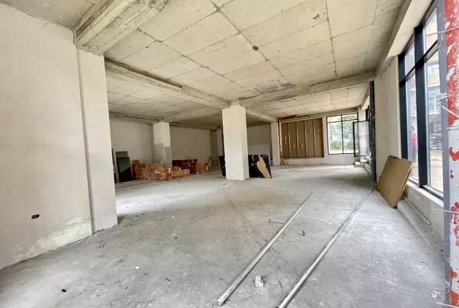 Ambient biznesi me qera 1+1 ne Tirane - 120,000 Leke